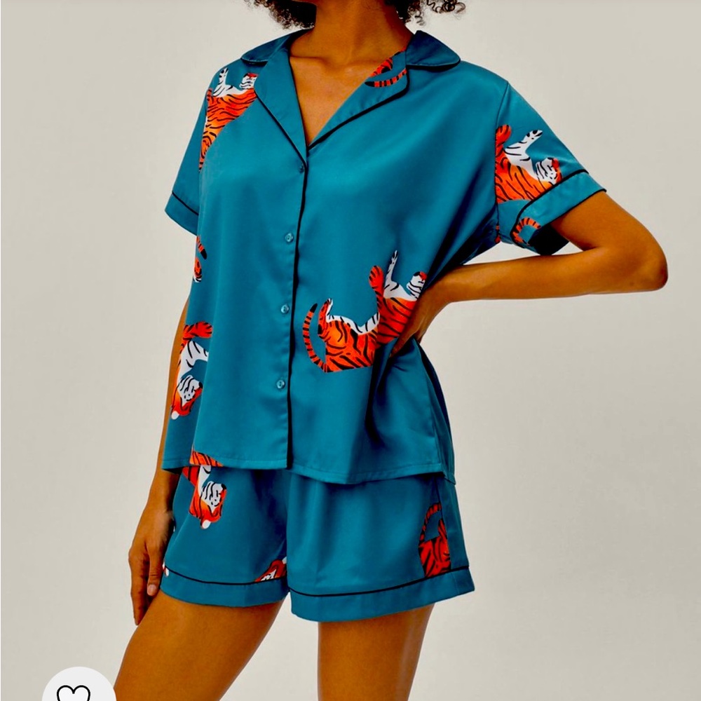 Nasty Gal satin tiger 2 piece pajama set size 10